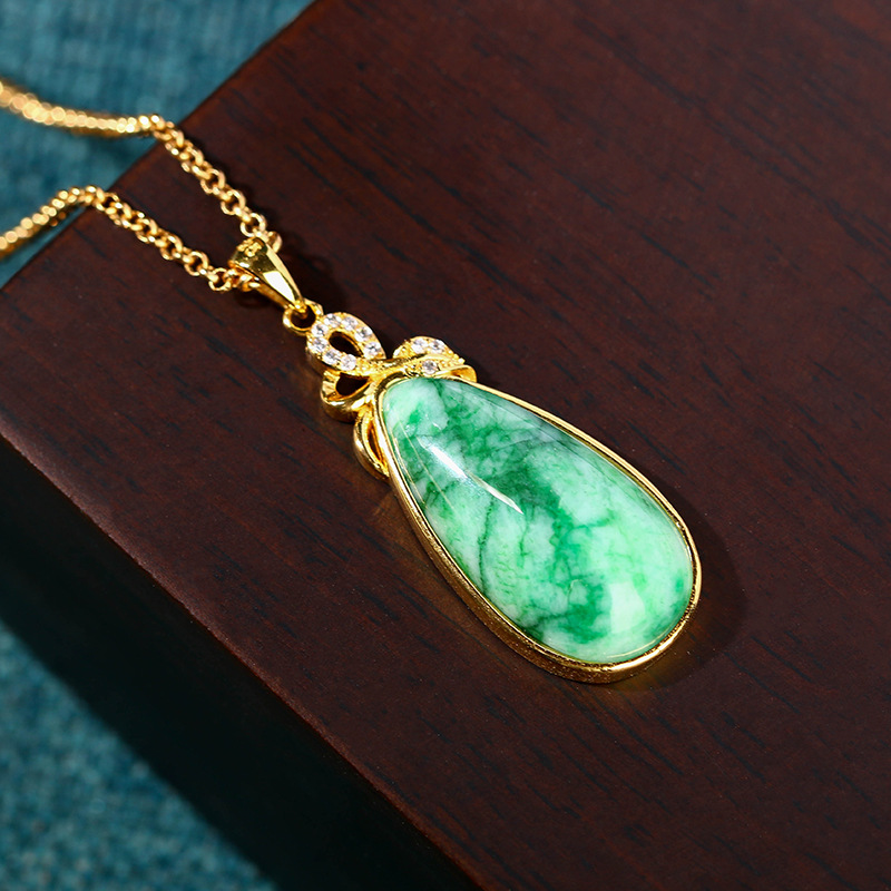 Collier avec pendentif en jade - Gold Plated Jewelry avis et prix