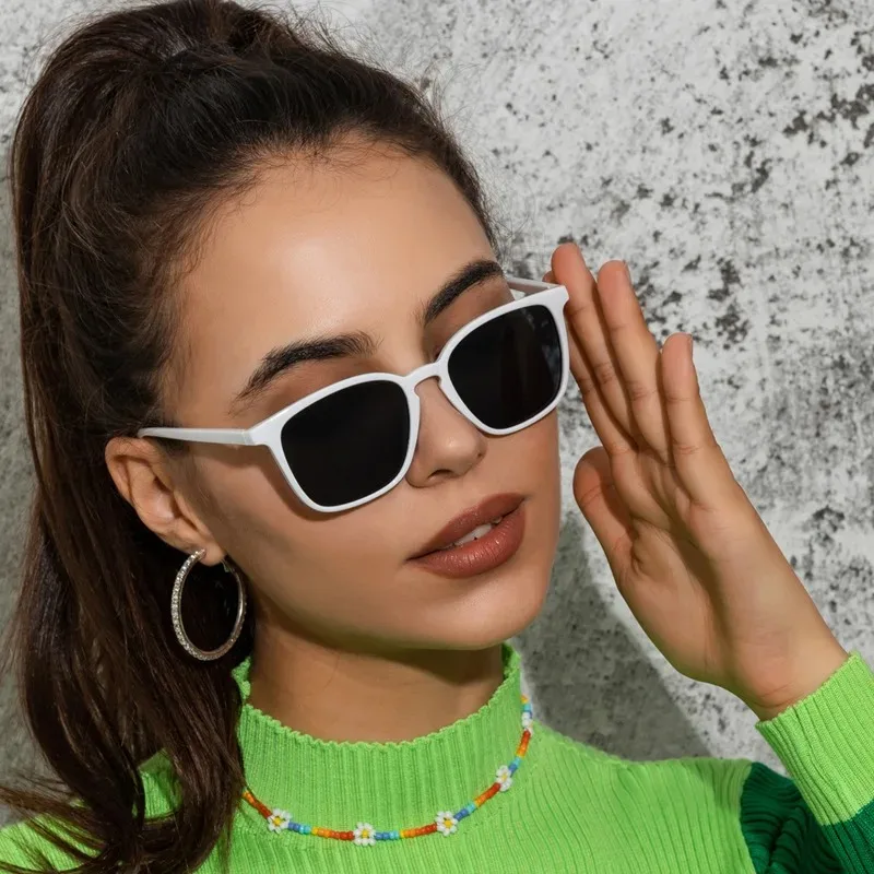 Lunettes de soleil carrées vin - Designer Sunglasses avis et prix